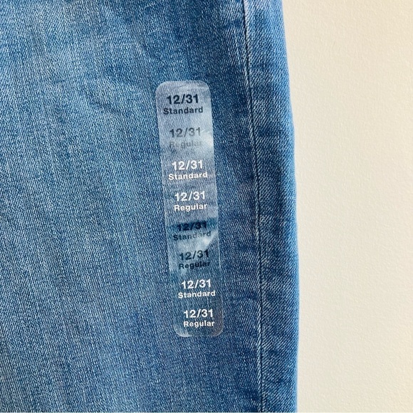 GAP Sz 12 x 31 Classic Straight Fit Denim Jeans. NEW WITH TAG - Picture 4 of 13